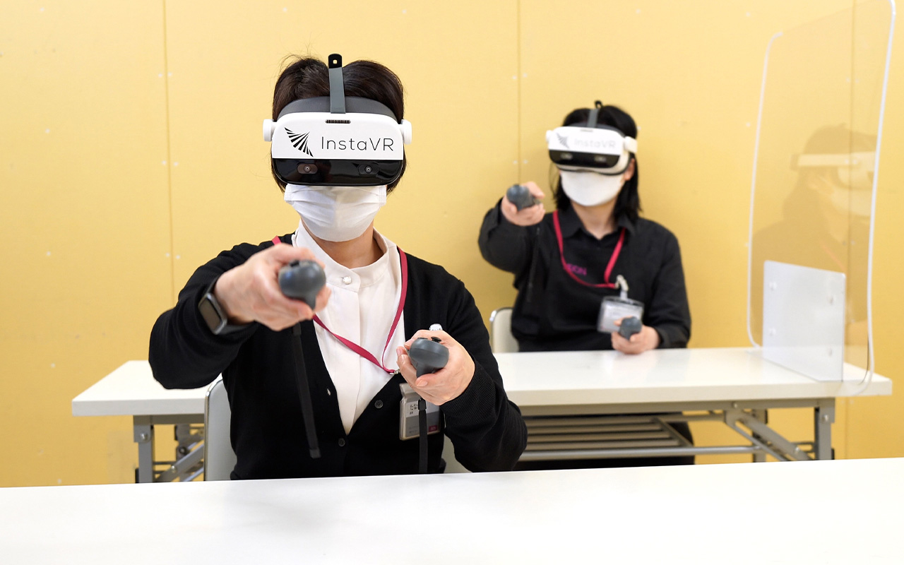国内小売業初!VR教育の導入