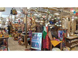 1F マライカ BAZAAR